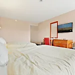 Niagara Lodge & Suites