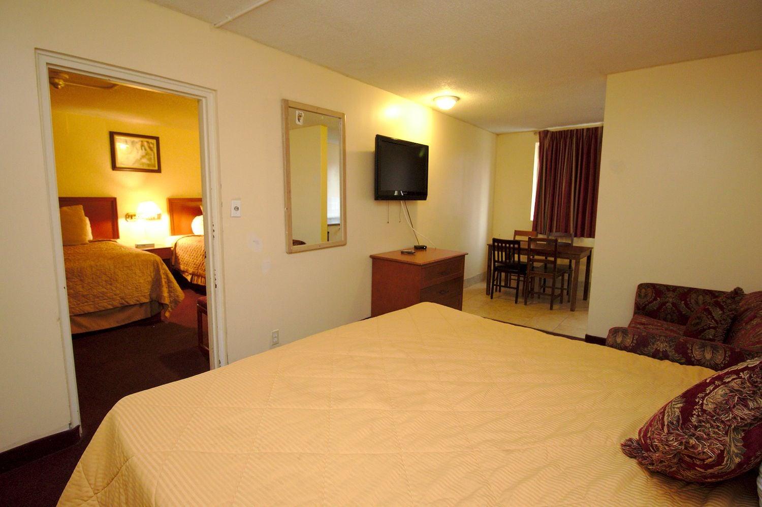 Hotel & Niagara Falls