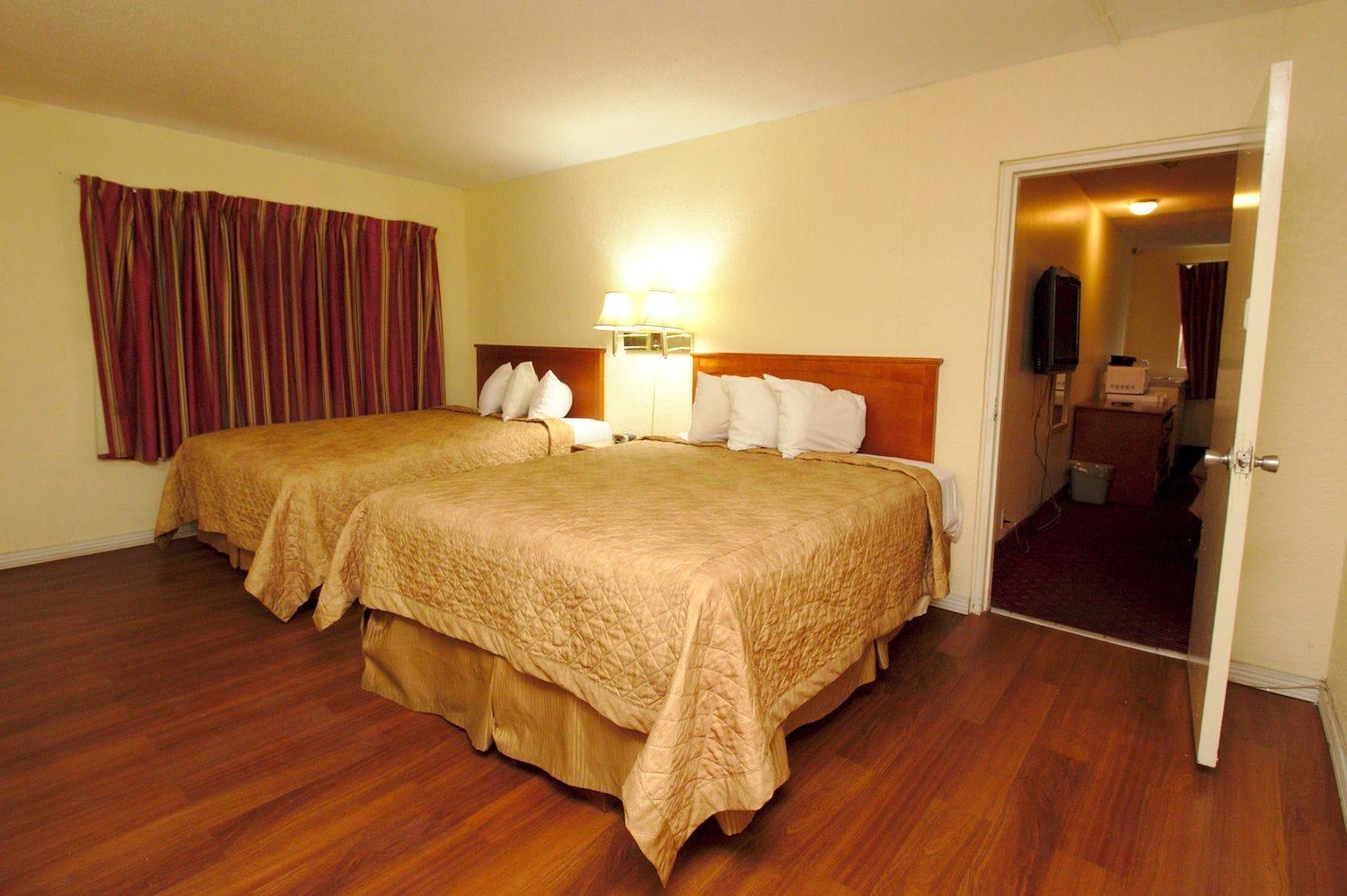 & Hotel