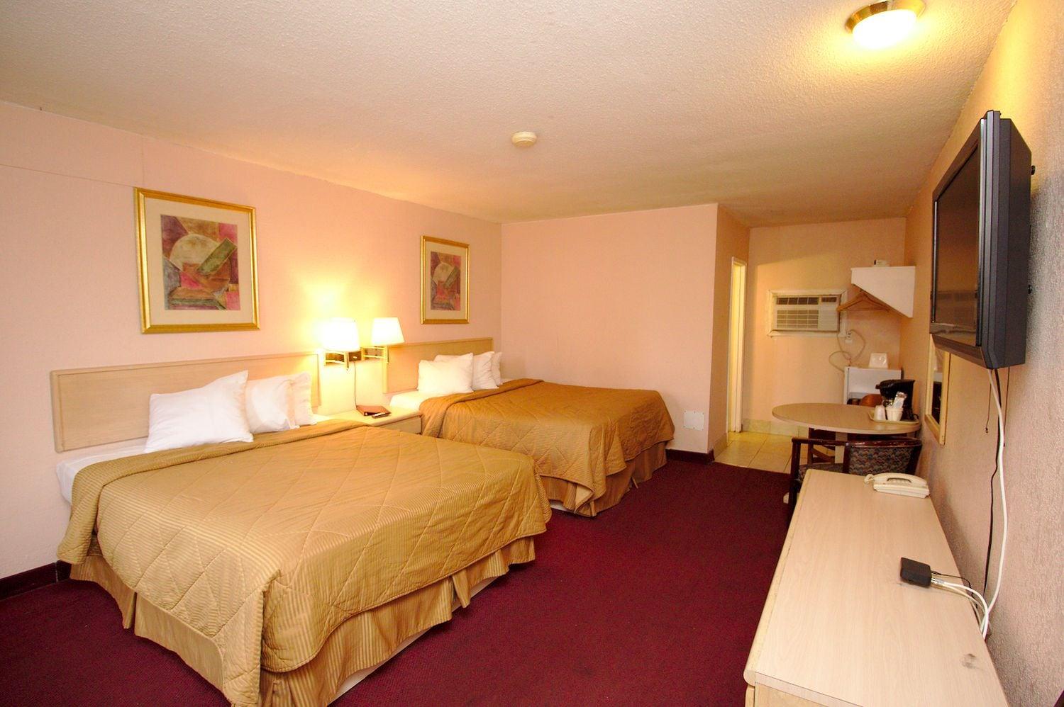 Hotel &