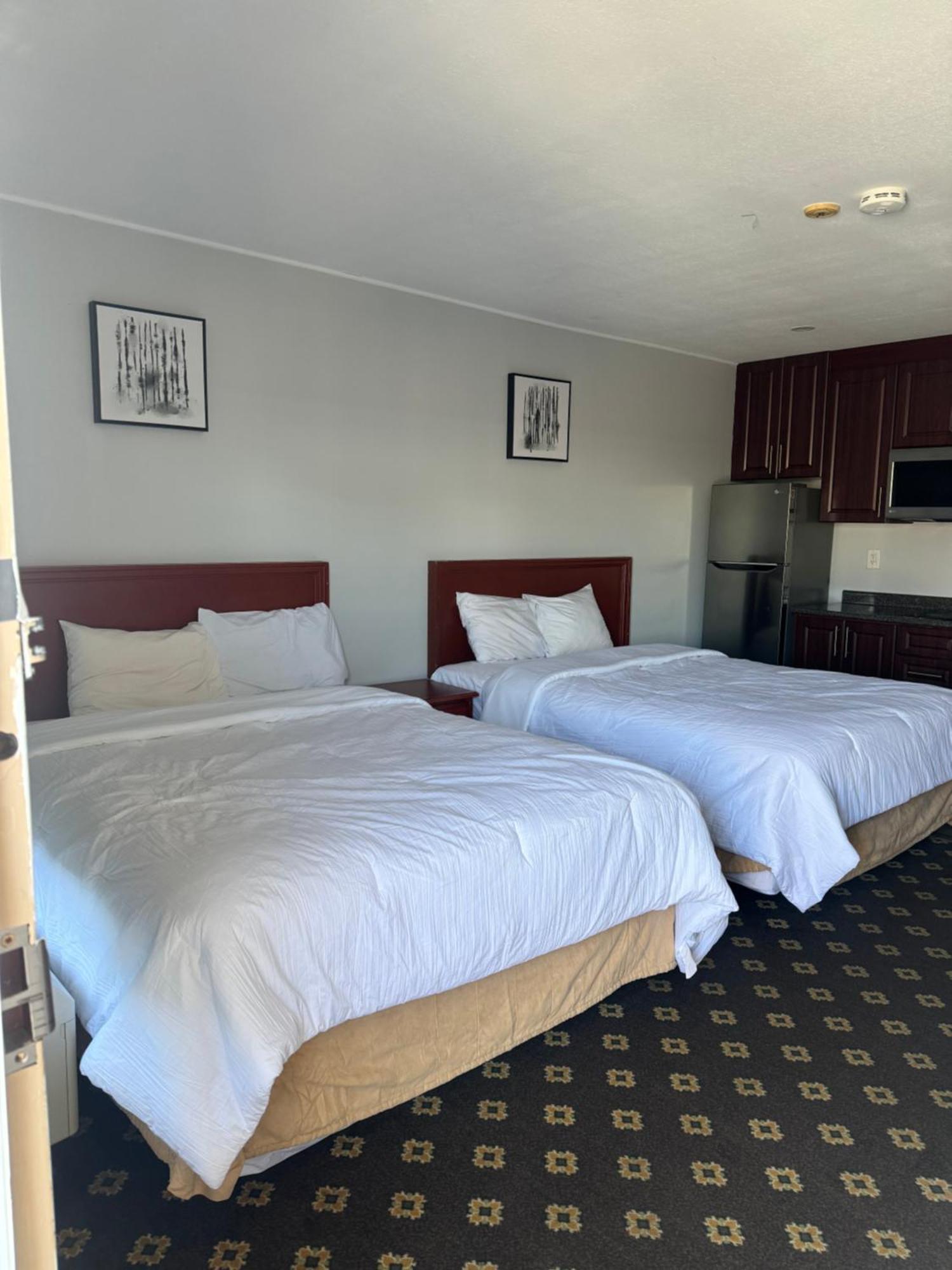 Hotel & Niagara Falls