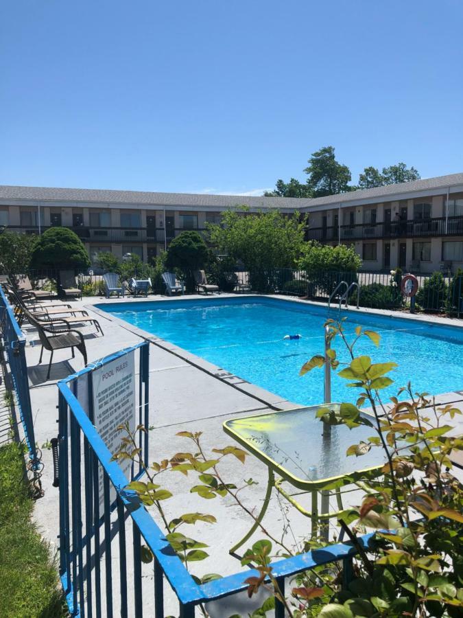 Hotel & 2*