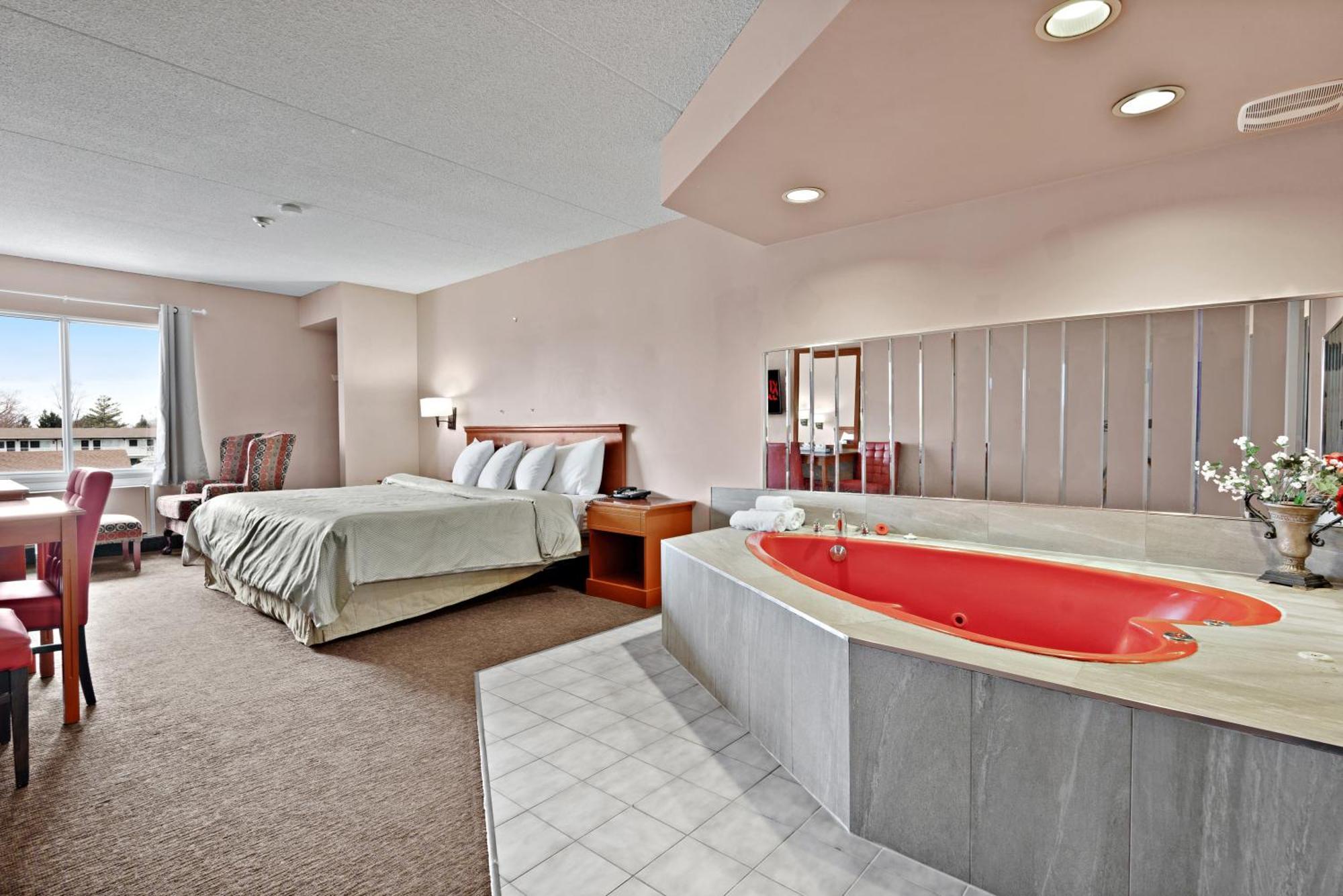 Hotel &